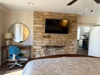 Creekside Country Estate - 6