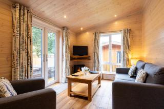 Dovestone Luxury Lodges sleeps 4 - pets welcome - 7