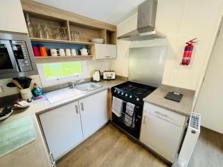 3 Bedroom Caravan OG35, Lower Hyde, Shanklin - 7