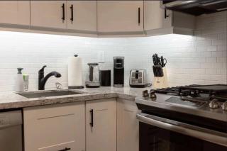 Casa Queen East - Modern 2BR Suite in Leslieville - 1