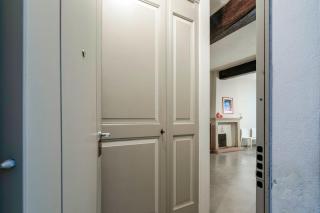 HOST4U - LOGGIA Square Apartment in Brescia City Center Piazza della Loggia & Piazza Vittoria - 5