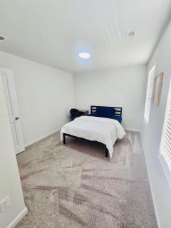 Luxury Living! Peaceful,Comfort and Spacious - Winston-Salem - 4