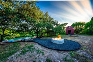 Sleeps 20 Private Pool Backyard Luxurious Home - 2