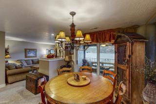 Lazy on the Lakefront - 4