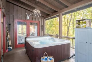 New Listing! The Laurel Mountain Chalet - Blue Ridge - 4
