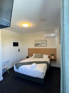 Royal Mail Hotel Whittlesea - 2