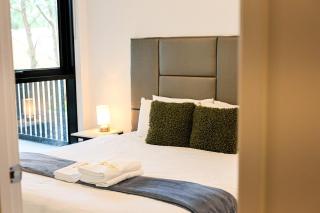 StayAU Convenient Apartment with Patio in Box Hill - 8