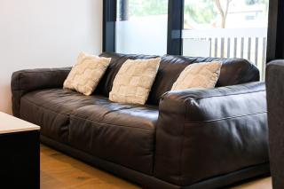 StayAU Convenient Apartment with Patio in Box Hill - 9