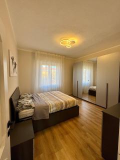 Modern Home near Hospital and City Center - Parma - 5