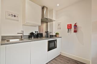 1 BDR Flat By Eason Stays Short Lets & Serviced Accommodation Sheffield With Free Parking - 8