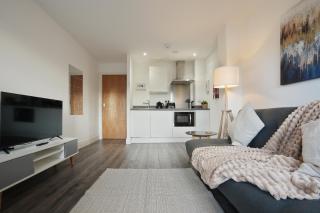 1 BDR Flat By Eason Stays Short Lets & Serviced Accommodation Sheffield With Free Parking - 7