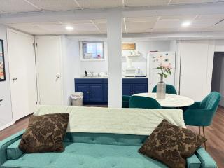 Cozy 1 bedroom close to NYC with private bar - North Bergen - 3