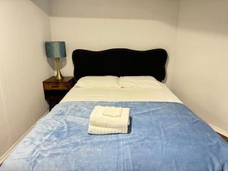 Cozy 1 bedroom close to NYC with private bar - North Bergen - 1