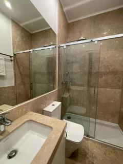 Double Room with Private WC in Shared House in Downtown Lisbon - Lissabon - 1