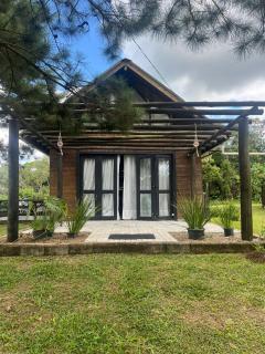 Cabana Trinca Ferro - São Pedro de Alcântara - 1