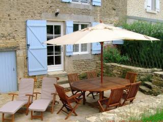Gîte familial rénové, jardin avec jeux, terrasse, proche circuits randonnée, 7 pers + 2 bébés - FR-1-611-4 - Chantraines - 3