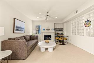 Beachfront 4BR Luxury Top-Floor Escape - Manhattan Beach - 5