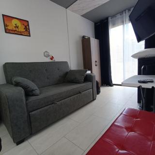 Flatbirds Beautiful Small Apartment - 4