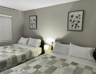 Beverly Hills Charm Rodeo Cedar - 2