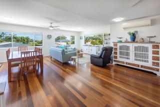 Modern Urangan Beach House Close To Beach - Urangan - 8