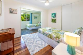 Modern Urangan Beach House Close To Beach - Urangan - 3