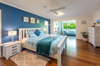 Modern Urangan Beach House Close To Beach - Urangan - 1