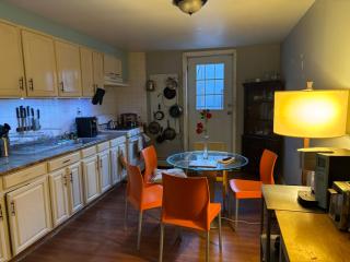 Cozy Brooklyn Home, Private Rooms in Host Shared Apartment - Brooklyn - 7