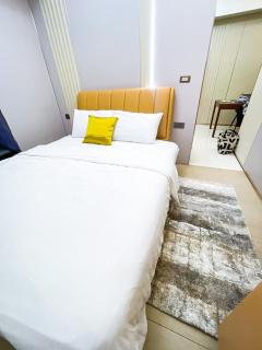 Ultra Luxury 1BR near Solaire & Okada - 9