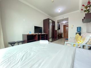 Minimalist Spacious Studio Room at Apartment Galeri Ciumbuleuit 1 By Travelio - 9