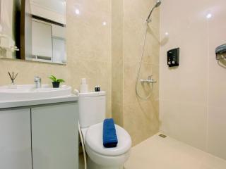 Cozy Studio Apartment at Transpark Cibubur By Travelio - 1