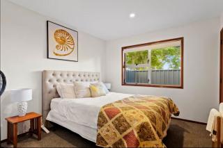 Fabulous Lake Front House-Private lake access - Rotorua - 4