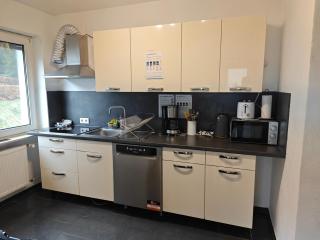 IaM 100 Qm 7 Betten ,Schlafcouch, mit Balkon, Küche, 3 Schlafzimer, 2 Badezimmer - Plettenberg - 0