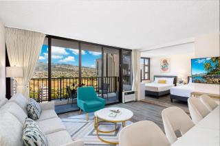 Tropical Gem Near Waikiki Beach with Free Parking! - Honolulu - 0