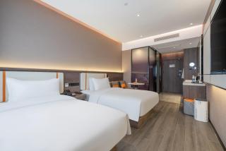 Jinan Quancheng Square Baotu Quanworld Hotel - Jinan - 2