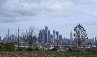 Comfy apt with skyline front view Mins away from NYC - 3