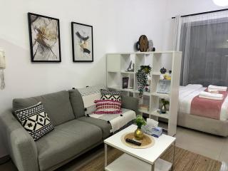 Studio Apartment- Dubai Marina - 8