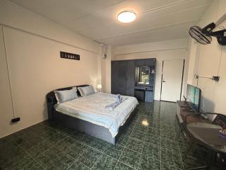 Monkey Apartment 7 - 6