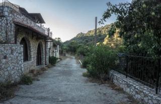 Diving into silence - Traditional Stone House - - 4