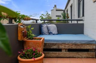 Stylish & Convenient Stay in Central Redfern - 8
