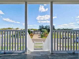 Hamptons House - Burrum Heads - 8