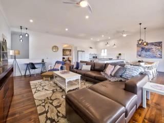 Hamptons House - Burrum Heads - 3