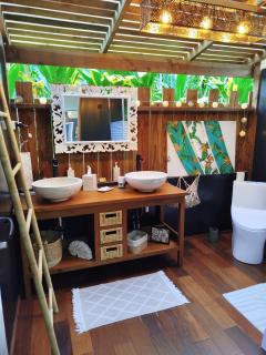 Natura OM Teahupoo surf lodge - 6