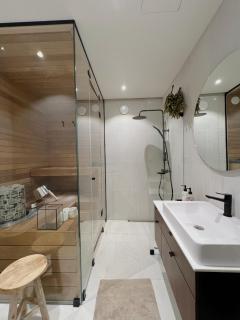 Hidden Gem with Private Sauna, In City Center - 7