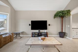 Golden View Manor - 1