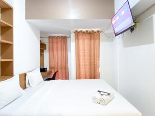 Cozy Studio Room at Tokyo Riverside PIK 2 Apartment By Travelio - Tangerang - 9