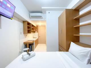 Cozy Studio Room at Tokyo Riverside PIK 2 Apartment By Travelio - Tangerang - 7