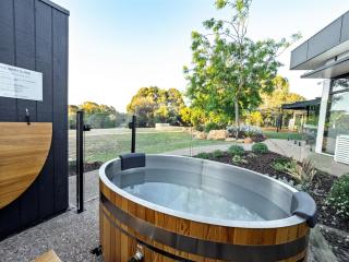 Seaview - spa and ocean views in luxury - Yallingup - 9