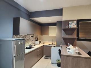 Regalia Comfort Suites KLCC SkyPool by City Homes - 1