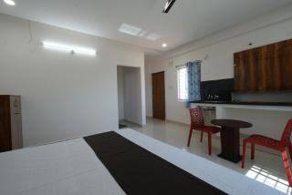 Hotel Shresta Luxury Rooms - Nizampet Hightension line Rd - Hyderabad - 2