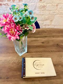 Iaru-Bed Experience House - 2